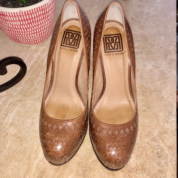 Pour La Victoire beautiful pumps - Picture 3 of 8